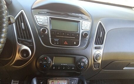 Hyundai ix35 I рестайлинг, 2010 год, 1 100 000 рублей, 13 фотография