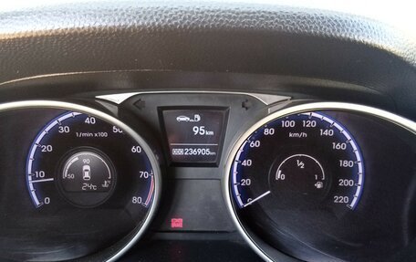 Hyundai ix35 I рестайлинг, 2010 год, 1 100 000 рублей, 15 фотография