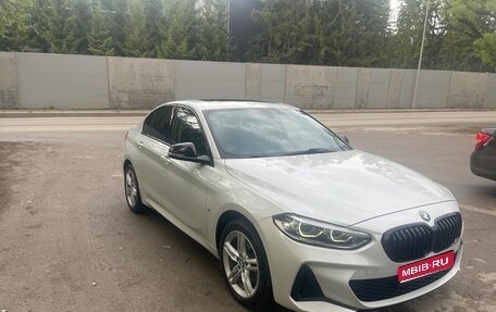 BMW 1 серия, 2021 год, 2 600 000 рублей, 1 фотография