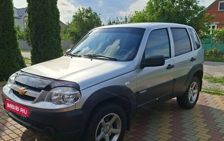 Chevrolet Niva I рестайлинг, 2017 год, 950 000 рублей, 1 фотография