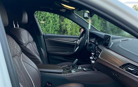 BMW 5 серия, 2019 год, 4 300 000 рублей, 21 фотография