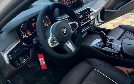 BMW 5 серия, 2019 год, 4 300 000 рублей, 14 фотография