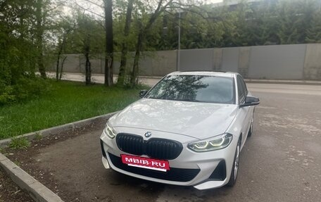 BMW 1 серия, 2021 год, 2 600 000 рублей, 2 фотография