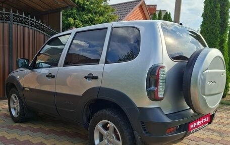 Chevrolet Niva I рестайлинг, 2017 год, 950 000 рублей, 2 фотография