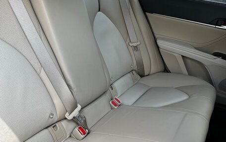 Toyota Camry, 2018 год, 3 350 000 рублей, 8 фотография