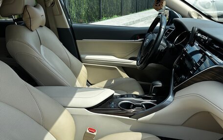 Toyota Camry, 2018 год, 3 350 000 рублей, 13 фотография