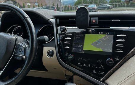 Toyota Camry, 2018 год, 3 350 000 рублей, 16 фотография