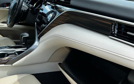 Toyota Camry, 2018 год, 3 350 000 рублей, 15 фотография