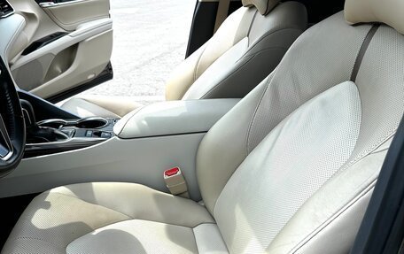 Toyota Camry, 2018 год, 3 350 000 рублей, 18 фотография