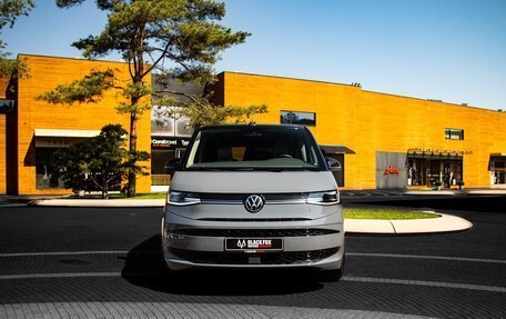 Volkswagen Multivan, 2022 год, 7 500 000 рублей, 3 фотография