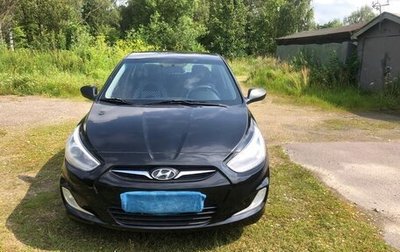 Hyundai Solaris II рестайлинг, 2013 год, 900 000 рублей, 1 фотография