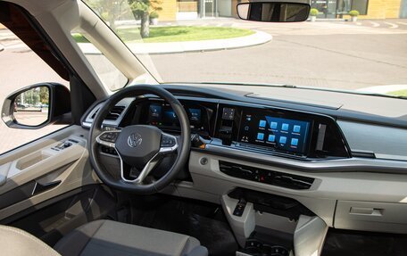 Volkswagen Multivan, 2022 год, 7 500 000 рублей, 11 фотография