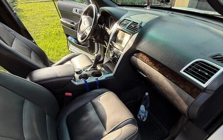 Ford Explorer VI, 2015 год, 2 500 000 рублей, 14 фотография