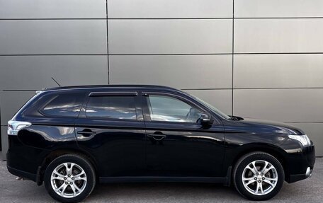 Mitsubishi Outlander III рестайлинг 3, 2013 год, 1 365 000 рублей, 4 фотография