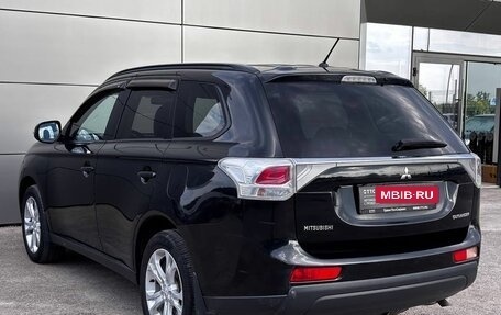 Mitsubishi Outlander III рестайлинг 3, 2013 год, 1 365 000 рублей, 7 фотография