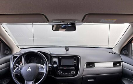 Mitsubishi Outlander III рестайлинг 3, 2013 год, 1 365 000 рублей, 14 фотография
