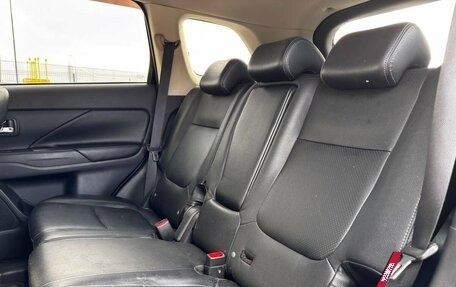 Mitsubishi Outlander III рестайлинг 3, 2013 год, 1 365 000 рублей, 12 фотография