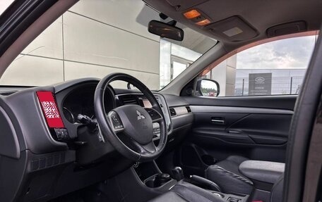 Mitsubishi Outlander III рестайлинг 3, 2013 год, 1 365 000 рублей, 16 фотография
