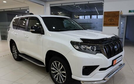 Toyota Land Cruiser Prado 150 рестайлинг 2, 2022 год, 6 950 000 рублей, 3 фотография
