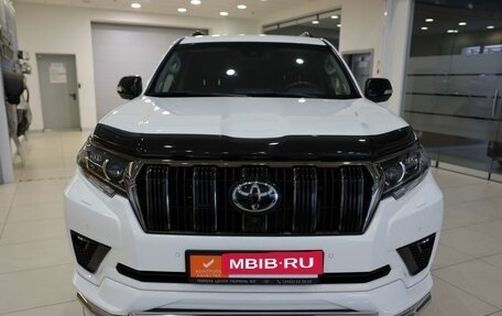 Toyota Land Cruiser Prado 150 рестайлинг 2, 2022 год, 6 950 000 рублей, 2 фотография