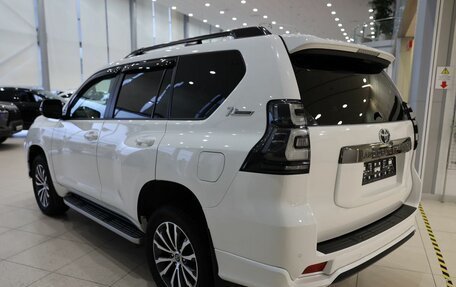 Toyota Land Cruiser Prado 150 рестайлинг 2, 2022 год, 6 950 000 рублей, 7 фотография