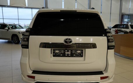 Toyota Land Cruiser Prado 150 рестайлинг 2, 2022 год, 6 950 000 рублей, 6 фотография