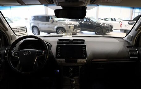 Toyota Land Cruiser Prado 150 рестайлинг 2, 2022 год, 6 950 000 рублей, 13 фотография
