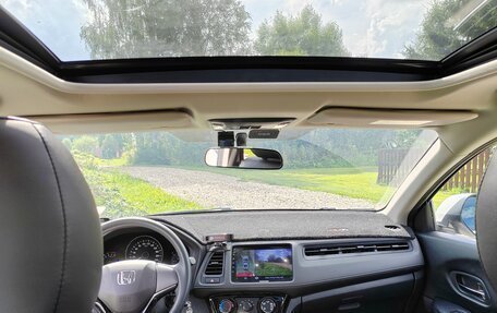 Honda Vezel, 2020 год, 1 970 000 рублей, 4 фотография