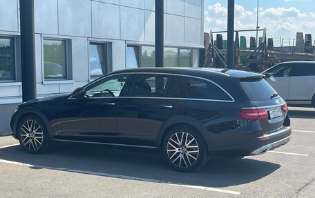 Mercedes-Benz E-Класс, 2020 год, 4 600 000 рублей, 4 фотография