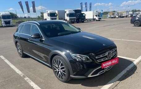 Mercedes-Benz E-Класс, 2020 год, 4 600 000 рублей, 2 фотография