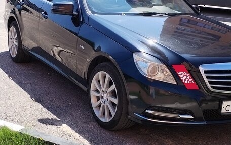 Mercedes-Benz E-Класс, 2012 год, 1 300 000 рублей, 5 фотография