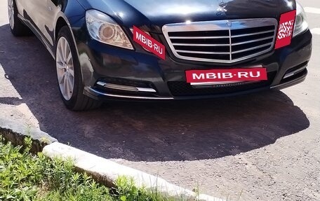 Mercedes-Benz E-Класс, 2012 год, 1 300 000 рублей, 4 фотография