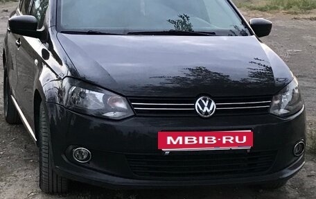 Volkswagen Polo VI (EU Market), 2013 год, 450 000 рублей, 2 фотография