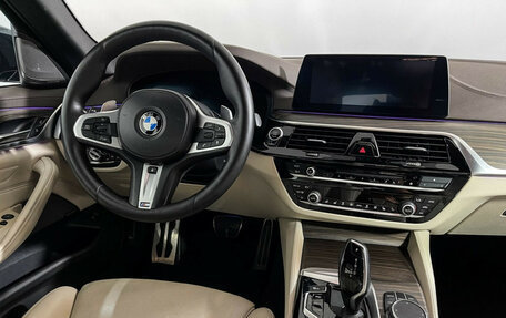BMW 5 серия, 2018 год, 4 390 000 рублей, 15 фотография
