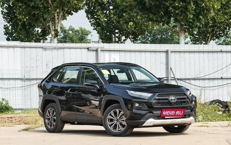 Toyota RAV4, 2024 год, 4 199 000 рублей, 4 фотография