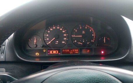 BMW 3 серия, 2004 год, 500 000 рублей, 10 фотография