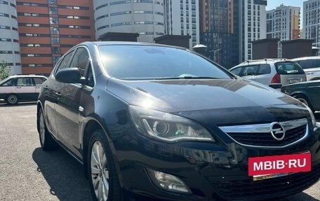 Opel Astra J, 2011 год, 600 000 рублей, 2 фотография