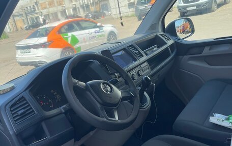 Volkswagen Transporter T6 рестайлинг, 2019 год, 1 850 000 рублей, 2 фотография