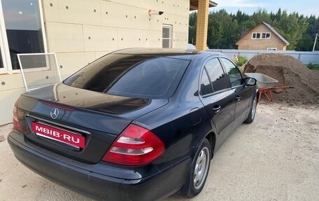 Mercedes-Benz E-Класс, 2003 год, 650 000 рублей, 4 фотография