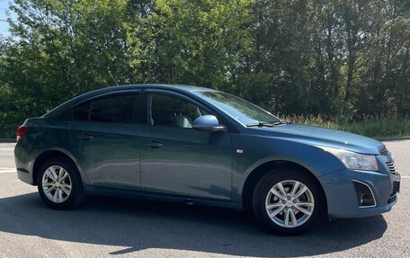 Chevrolet Cruze II, 2013 год, 800 000 рублей, 3 фотография