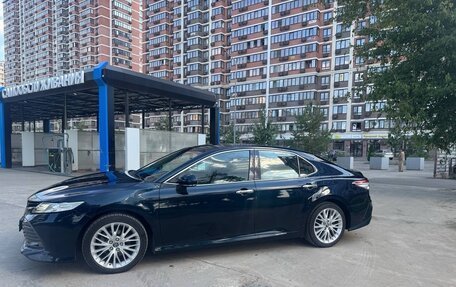 Toyota Camry, 2018 год, 2 900 000 рублей, 3 фотография