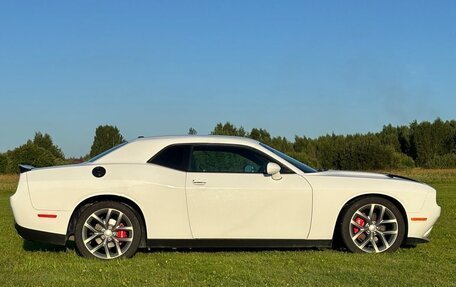 Dodge Challenger III рестайлинг 2, 2020 год, 4 050 000 рублей, 2 фотография