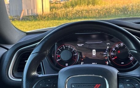 Dodge Challenger III рестайлинг 2, 2020 год, 4 050 000 рублей, 13 фотография