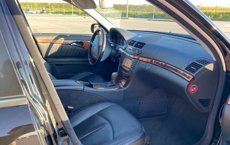 Mercedes-Benz E-Класс, 2004 год, 900 000 рублей, 10 фотография