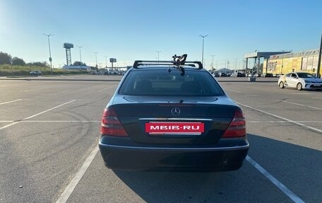 Mercedes-Benz E-Класс, 2004 год, 900 000 рублей, 6 фотография