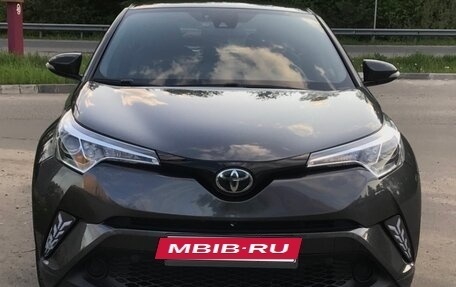 Toyota C-HR I рестайлинг, 2018 год, 1 890 000 рублей, 4 фотография