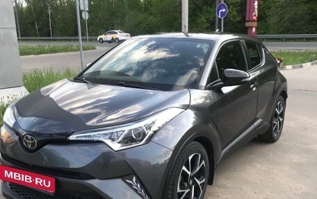 Toyota C-HR I рестайлинг, 2018 год, 1 890 000 рублей, 2 фотография