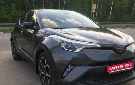 Toyota C-HR I рестайлинг, 2018 год, 1 890 000 рублей, 6 фотография