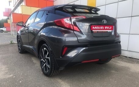 Toyota C-HR I рестайлинг, 2018 год, 1 890 000 рублей, 10 фотография