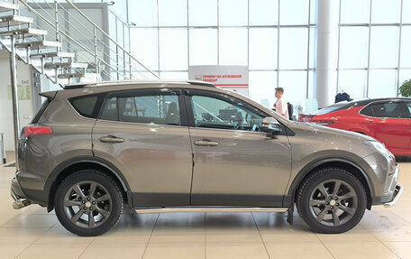 Toyota RAV4, 2019 год, 2 650 000 рублей, 4 фотография